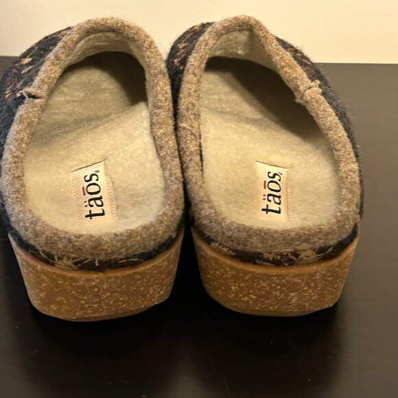 TAOS Woolderness 2 Sz 40 US 9 Embroidered Wool w/ Faux Fur Lining Clogs Shoes - Picture 4 of 5